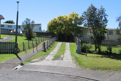 Photo of property in 23 Peterhouse Place, West Harbour, Auckland, 0618