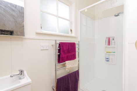 Photo of property in 2 Seddon Street, Carterton, 5713