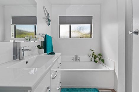 Photo of property in 11 Chapman Place, Fairy Springs, Rotorua, 3015