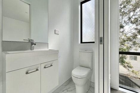 Photo of property in 3/3 Fairdale Place, Birkdale, Auckland, 0626