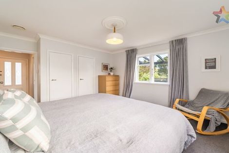 Photo of property in 206a Miromiro Road, Normandale, Lower Hutt, 5010