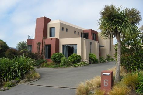 Photo of property in 6 Inverness Lane, Redcliffs, Christchurch, 8081