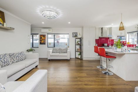 Photo of property in 13b Trimmer Terrace, Papatoetoe, Auckland, 2025