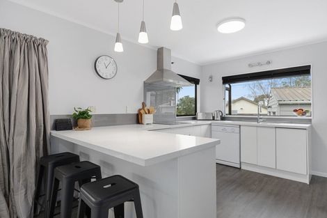 Photo of property in 12 Houhere Place, Pukete, Hamilton, 3200