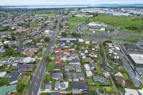 Photo of property in 18a Orams Road, Hillpark, Auckland, 2102