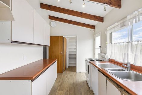 Photo of property in 53 Sunnynook Road, Forrest Hill, Auckland, 0620