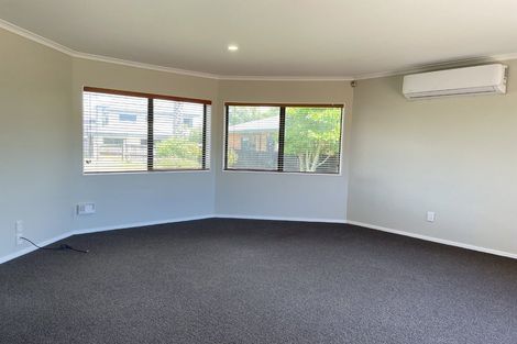 Photo of property in 20 Jade Court, Rosedale, Auckland, 0632