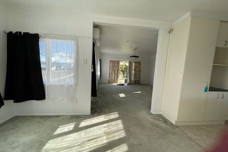 Photo of property in 11 Fraser Road, Papatoetoe, Auckland, 2025
