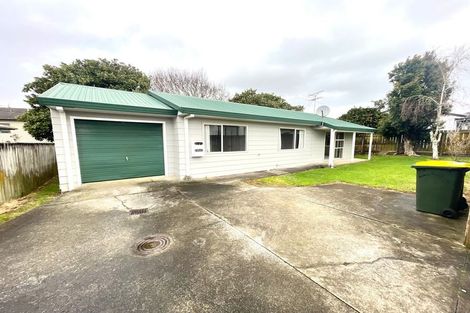 Photo of property in 2/12 Glenlea Place, Flat Bush, Auckland, 2019