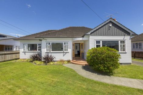 Photo of property in 43 Golders Road, Elderslea, Upper Hutt, 5018