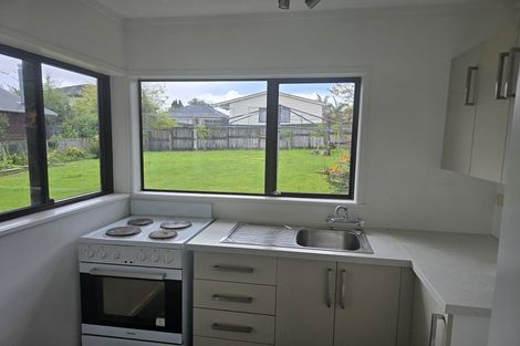 Photo of property in 8 Staveley Avenue, Mount Roskill, Auckland, 1041