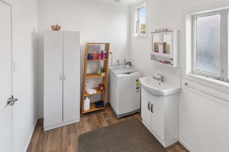 Photo of property in 90 Hinau Street, Castlecliff, Whanganui, 4501