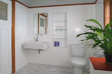 Photo of property in 11 Tawa Street, Tawa, Wellington, 5028