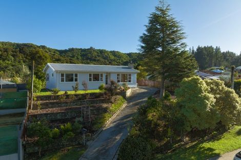 Photo of property in 76 Hampden Street, Picton, 7220