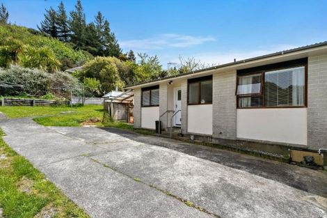 Photo of property in 19b Newburn Grove, Wainuiomata, Lower Hutt, 5014