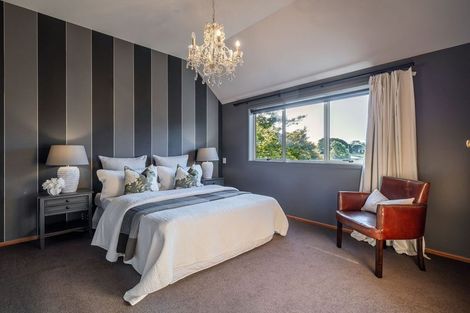 Photo of property in 19 Ruamahanga Crescent, Terrace End, Palmerston North, 4410