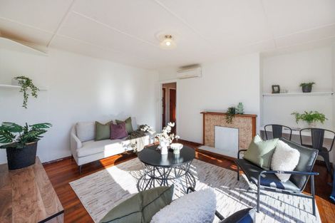 Photo of property in 143 Rangiora Avenue, Roslyn, Palmerston North, 4414