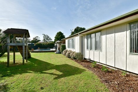 Photo of property in 20 Aitkenhead Court, Parakai, 0830