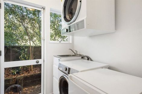 Photo of property in 2/30 Bond Crescent, Forrest Hill, Auckland, 0620