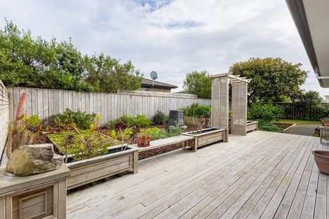 Photo of property in 58 Kotuku Drive, Paraparaumu Beach, Paraparaumu, 5032