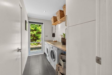 Photo of property in 16 Gavinike Place, Waimauku, 0812