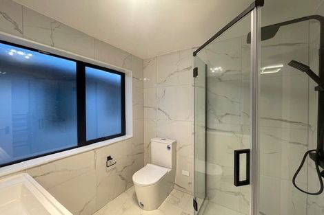 Photo of property in 25 Armstrong Place, New Lynn, Auckland, 0600