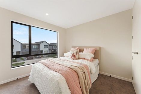 Photo of property in 12 Babos Avenue, Kumeu, 0810