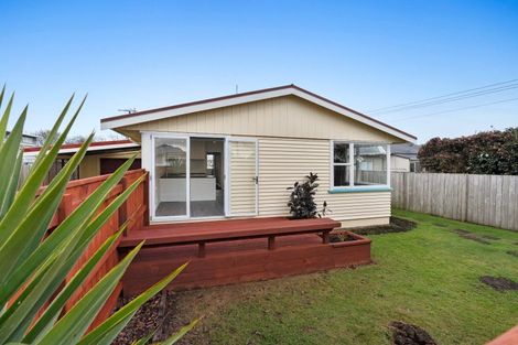 Photo of property in 9 Truby King Street, Merrilands, New Plymouth, 4312