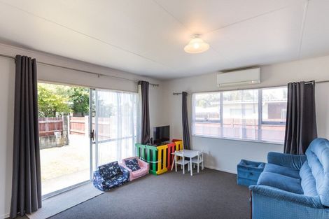 Photo of property in 6a Purdie Place, Milson, Palmerston North, 4414