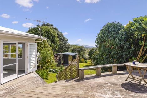 Photo of property in 50 Winara Avenue, Waikanae, 5036