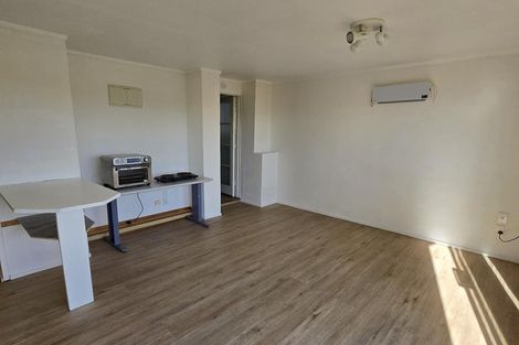 Photo of property in 35 Bayview Road, Browns Bay, Auckland, 0630
