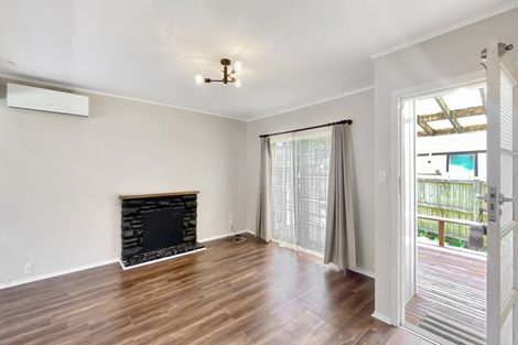 Photo of property in 6 Hughdene Place, Henderson, Auckland, 0610