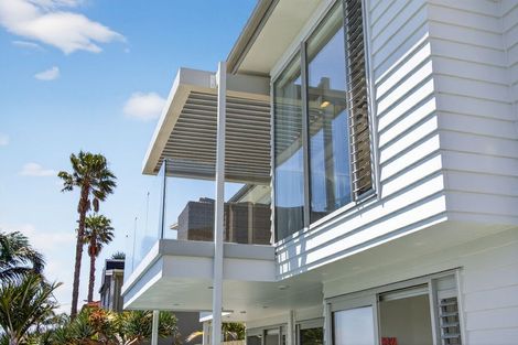 Photo of property in 15 Beechwood Road, Rothesay Bay, Auckland, 0630