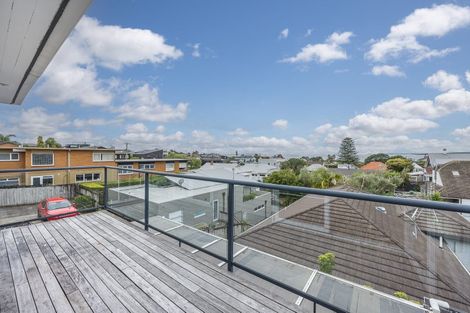 Photo of property in 386 Lake Road, Takapuna, Auckland, 0622