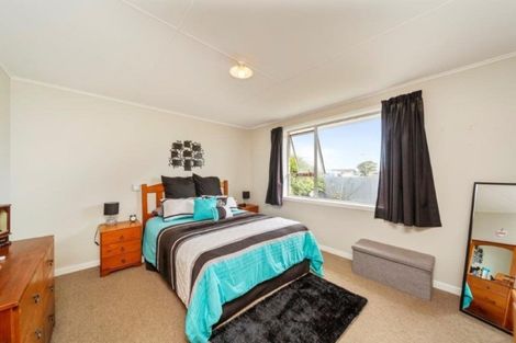 Photo of property in 28 Kamahi Avenue, Hawera, 4610
