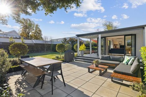 Photo of property in 19 Weston Road, St Albans, Christchurch, 8052