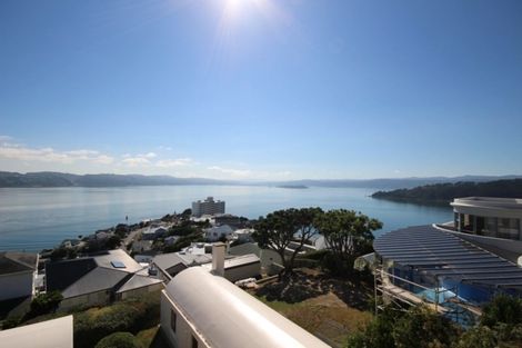 Photo of property in 27 The Crescent, Roseneath, Wellington, 6011