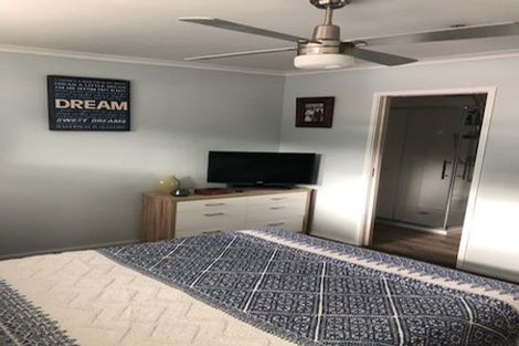 Photo of property in 6 Shearwater Street, One Tree Point, 0118