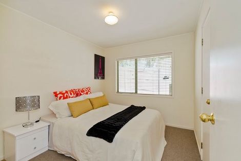 Photo of property in 2/1 Nea Place, Hillcrest, Auckland, 0627