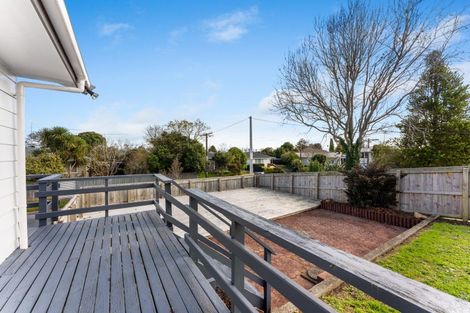 Photo of property in 2 Stoke Place, Awapuni, Palmerston North, 4412