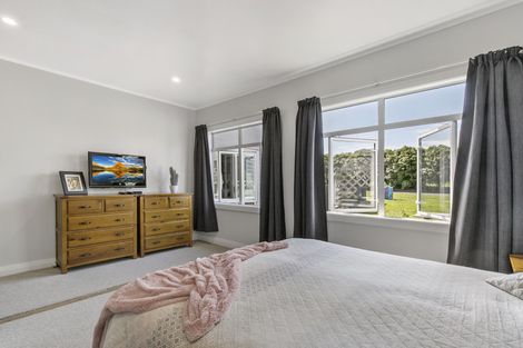Photo of property in 27 Whatapaka Road, Karaka, Papakura, 2580