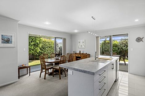 Photo of property in 5 Rainey Crescent, Papamoa Beach, Papamoa, 3118