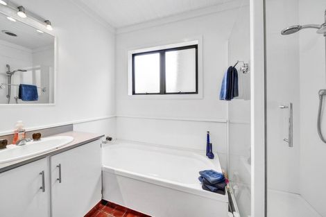 Photo of property in 69 Arundel Crescent, Westown, New Plymouth, 4310