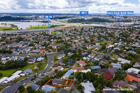 Photo of property in 2/28 Exeter Place, Unsworth Heights, Auckland, 0632