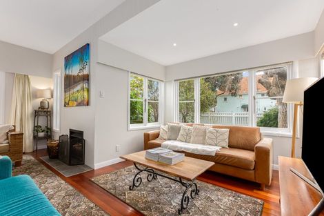 Photo of property in 9 Karamu Street, Eastbourne, Lower Hutt, 5013