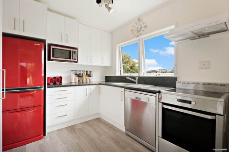 Photo of property in 1/38 Knightsbridge Drive, Forrest Hill, Auckland, 0620