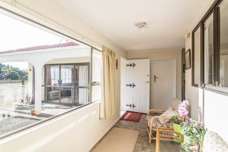 Photo of property in 40 Eruini Street, Waikanae Beach, Waikanae, 5036