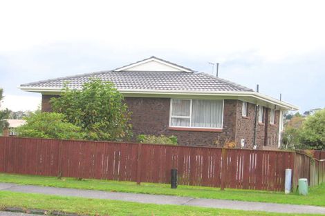 Photo of property in 22 Booralee Avenue, Botany Downs, Auckland, 2010