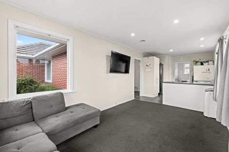 Photo of property in 12 Newport Street, Avondale, Christchurch, 8061