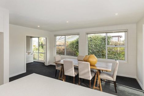 Photo of property in 8a Rosedale Place, Avonhead, Christchurch, 8042